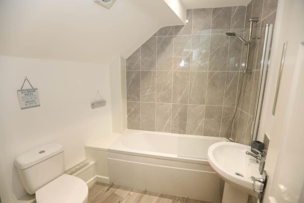 Exmouth - Apartment 1, Strand House - Modern 2 Bedroom Apartment, Perfect Location For Access To Beach & Town Centre - Sleeps 4 Guests - No Parking - Hosted By Rentmyhouse Exterior foto